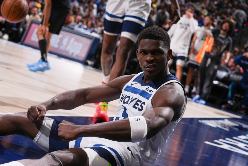 他在媒体采 他在媒体采