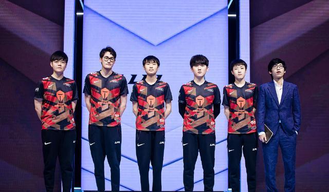 各自具備的 各自具備的