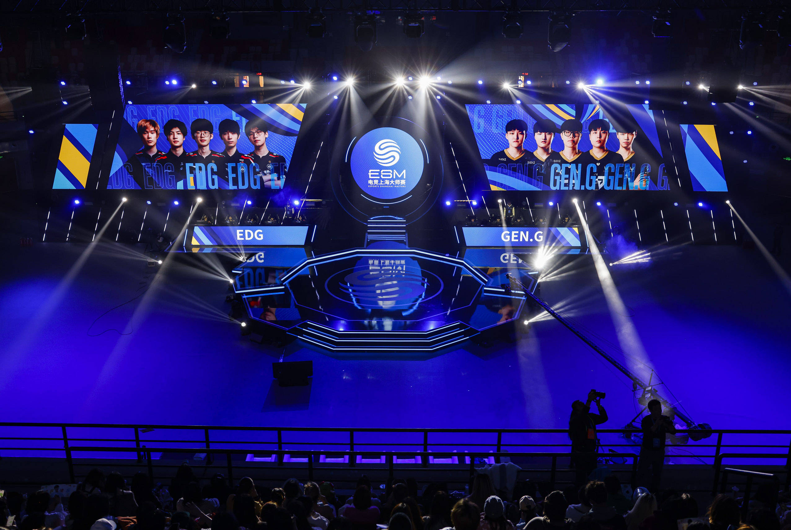 他们不仅仅 他们不仅仅